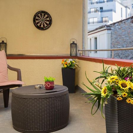 Downtown Quiet Apartment On A Pedestrian Street เอเธนส์ ภายนอก รูปภาพ