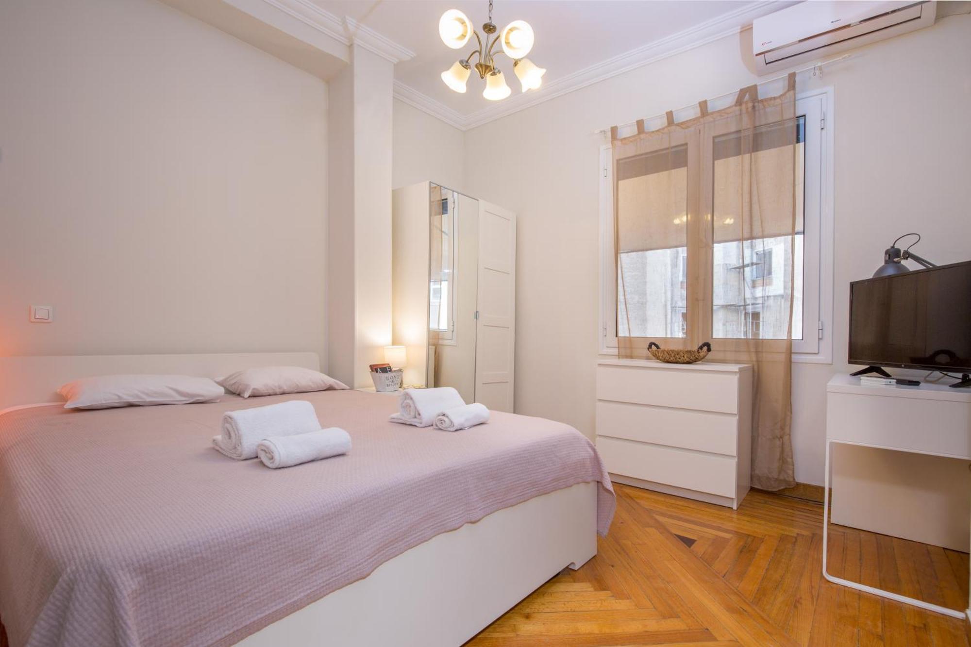 Downtown Quiet Apartment On A Pedestrian Street เอเธนส์ ภายนอก รูปภาพ