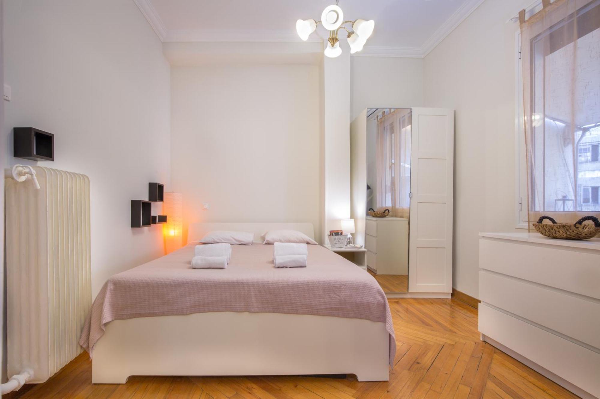 Downtown Quiet Apartment On A Pedestrian Street เอเธนส์ ภายนอก รูปภาพ