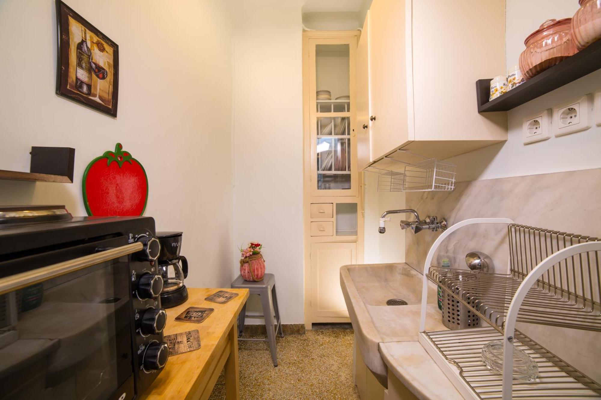 Downtown Quiet Apartment On A Pedestrian Street เอเธนส์ ภายนอก รูปภาพ