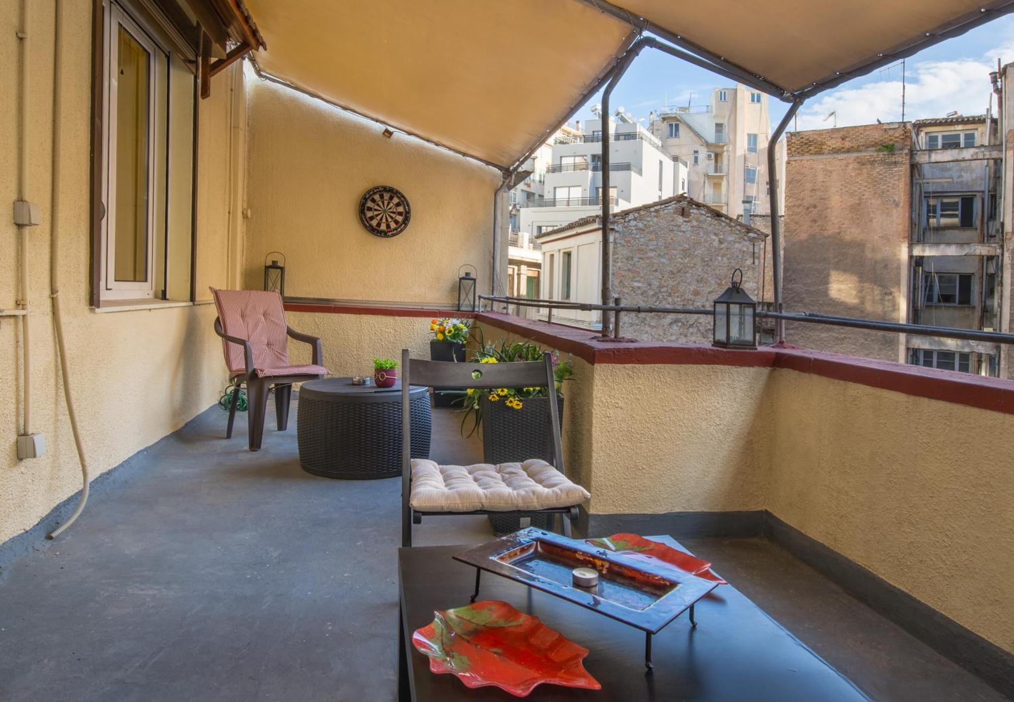 Downtown Quiet Apartment On A Pedestrian Street เอเธนส์ ภายนอก รูปภาพ