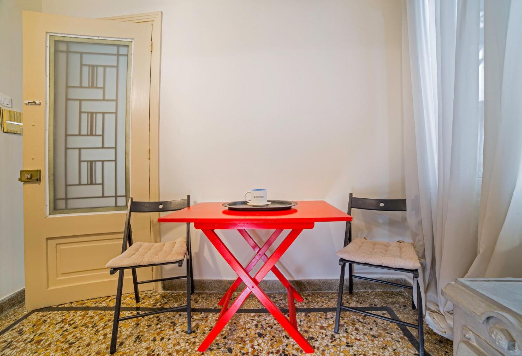 Downtown Quiet Apartment On A Pedestrian Street เอเธนส์ ภายนอก รูปภาพ